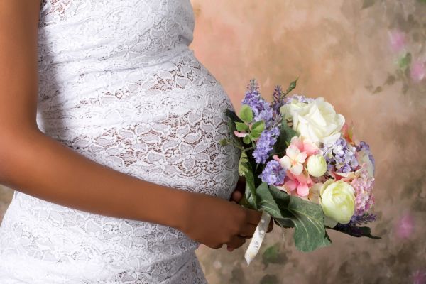Schwanger heiraten – so macht die Hochzeit doppelt glücklich