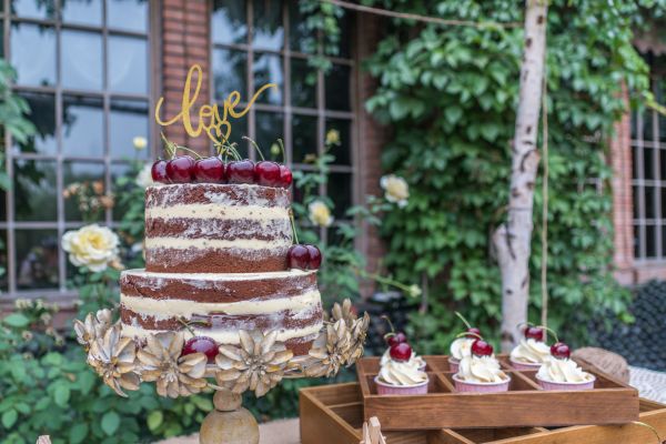 Nackte Hochzeitstorten. Eine Alternative zum Klassiker?